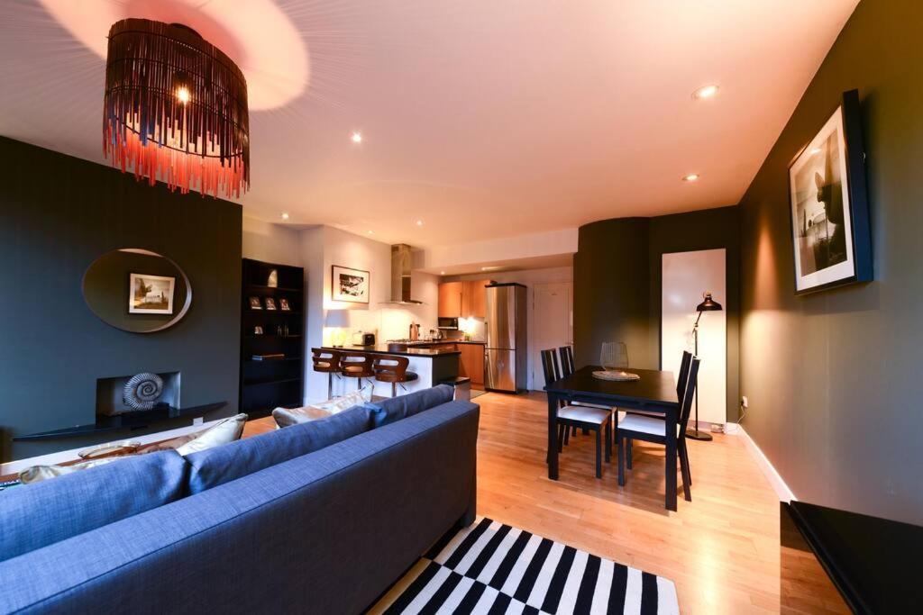 Mr2 - Charming 1 Bed Apartment, Munster Village * Londra